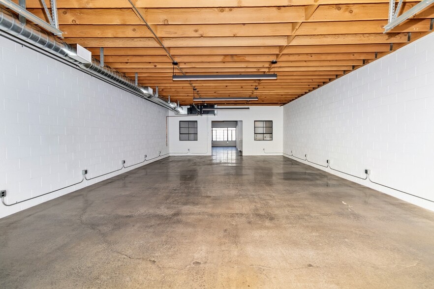 More Photos Of 1732 Victory Blvd, Glendale Loft Creative Space For Lease