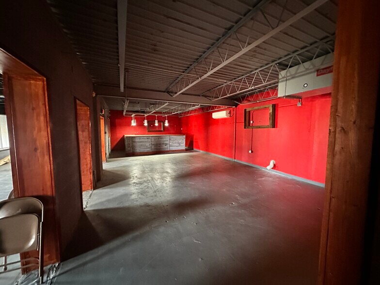 More Photos Of 2493 Broad Ave, Memphis Warehouse For Sale