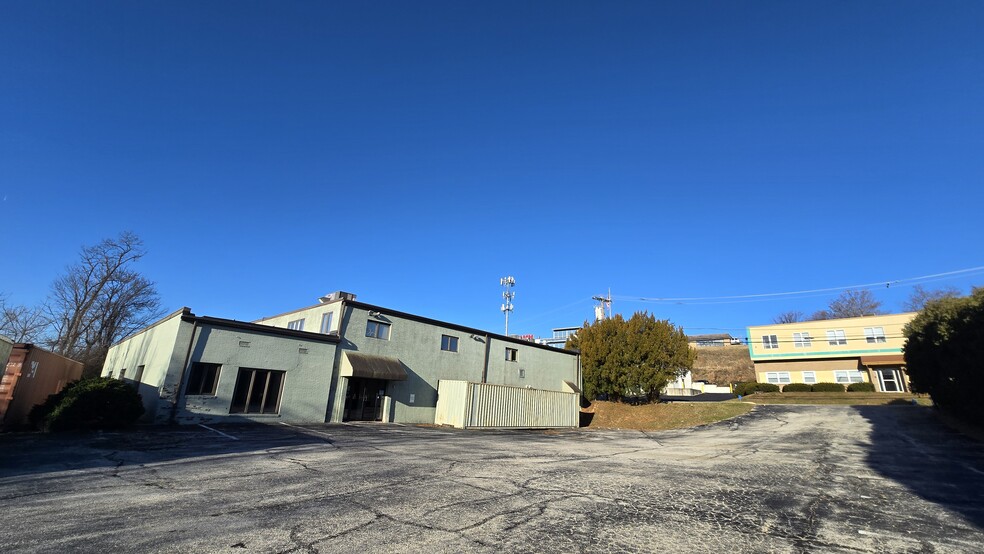 Primary Photo Of 2 Union Hill Rd, Conshohocken Warehouse For Sale