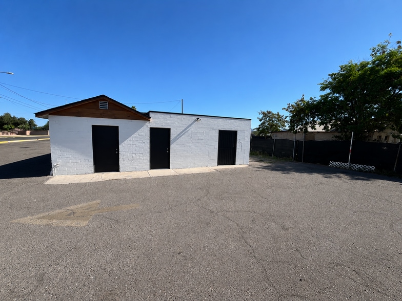 More Photos Of 2538 E McDowell Rd, Phoenix Freestanding For Lease