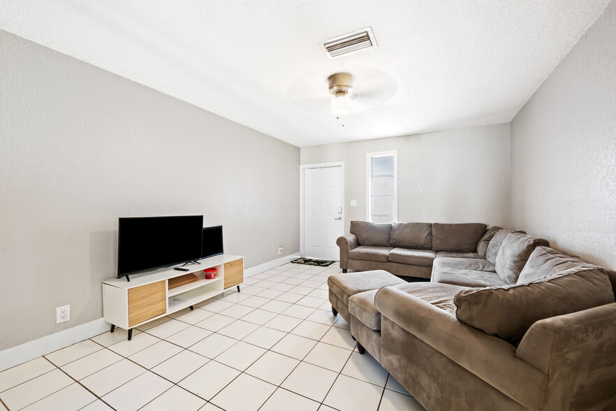 More Photos Of 3910 NW 30th Ter, Lauderdale Lakes Apartments For Sale