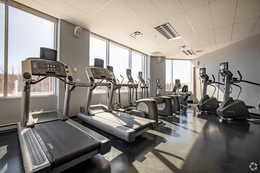 More Photos Of 2250 Boul Alfred-Nobel, Montréal Office For Lease