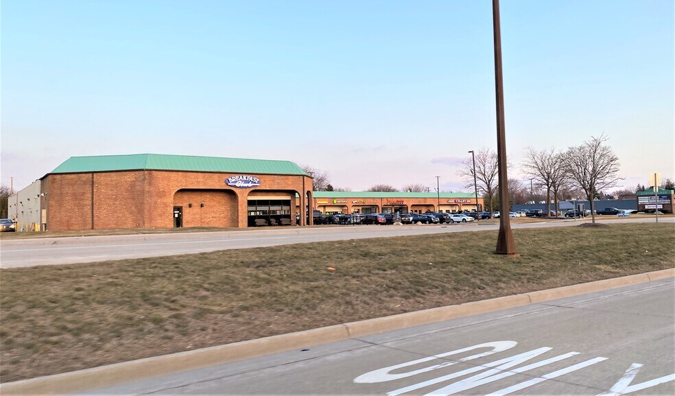 More Photos Of 3614-3674 Rochester Rd, Troy Unknown For Lease