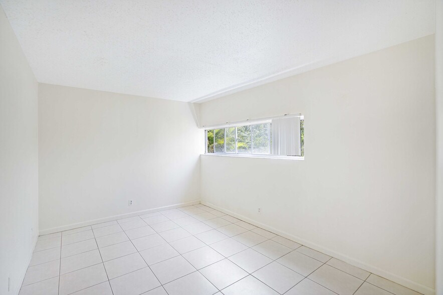More Photos Of 100 SE 21 St, Fort Lauderdale Apartments For Sale