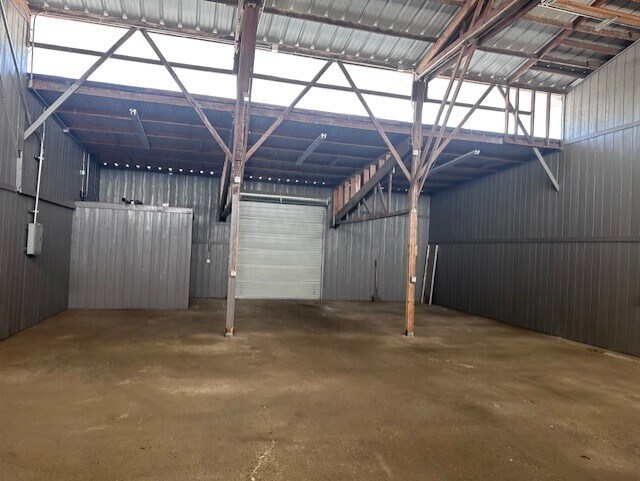 More Photos Of 143 E Whitmore Ave, Modesto Warehouse For Lease