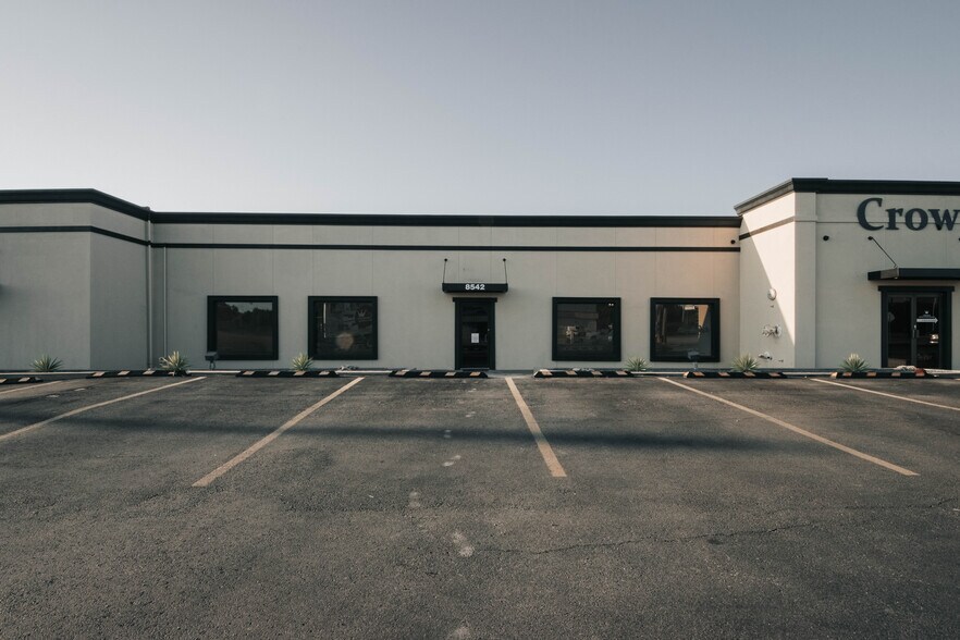 More Photos Of 8532-8548 E 41st St, Tulsa Freestanding For Lease