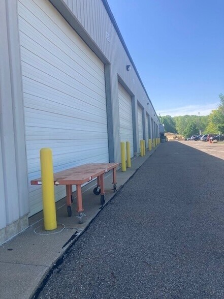 More Photos Of 478 Corporate Pky, Wadsworth Service For Sale