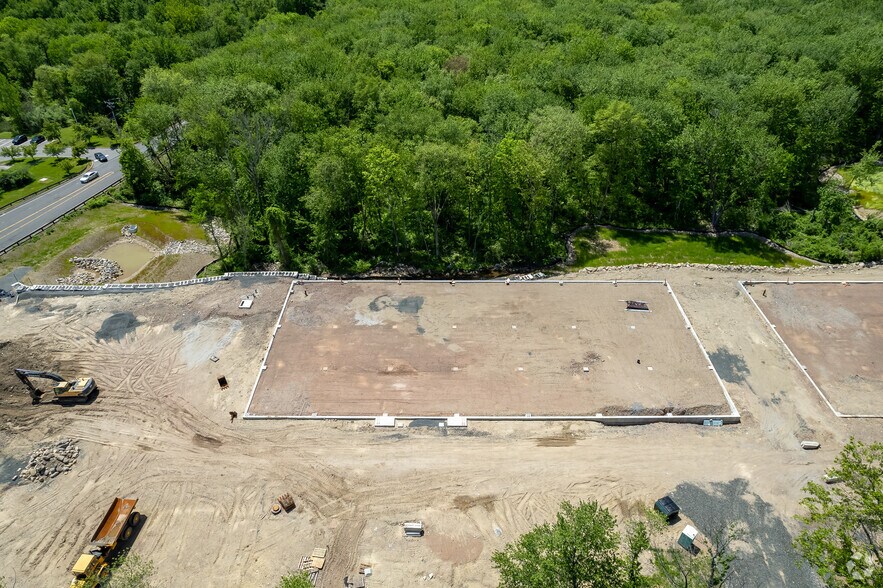 More Photos Of 1685 Straits Tpke, Middlebury General Retail For Lease