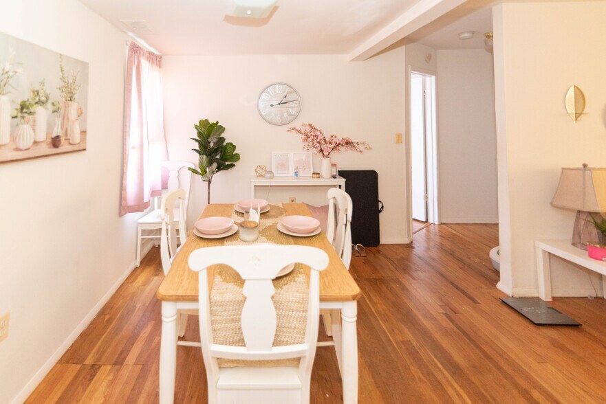 More Photos Of 1214 Walker Ave, Baltimore Apartments For Sale