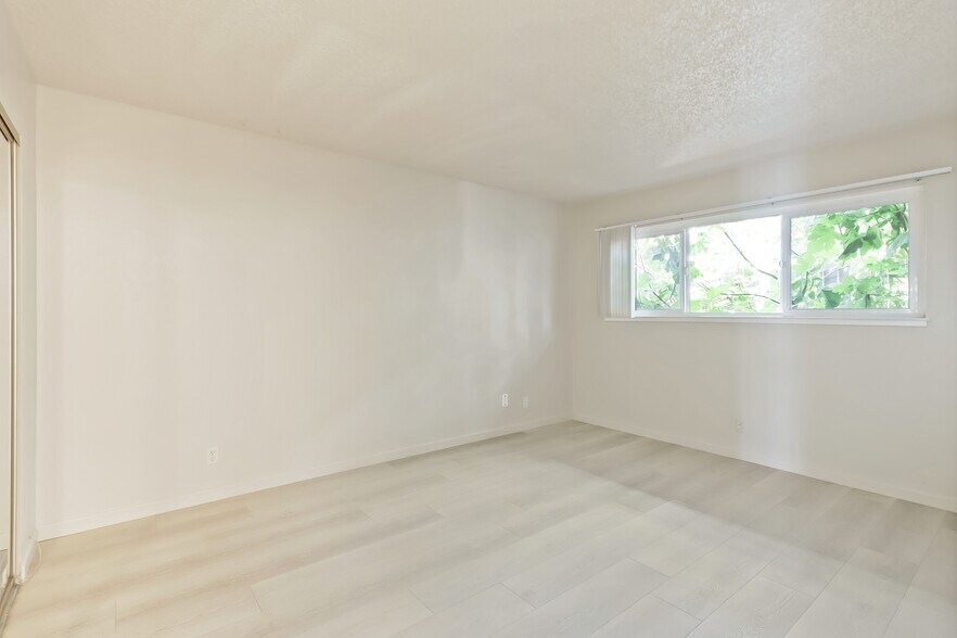 More Photos Of 2316 Villanova Cir, Sacramento Apartments For Sale