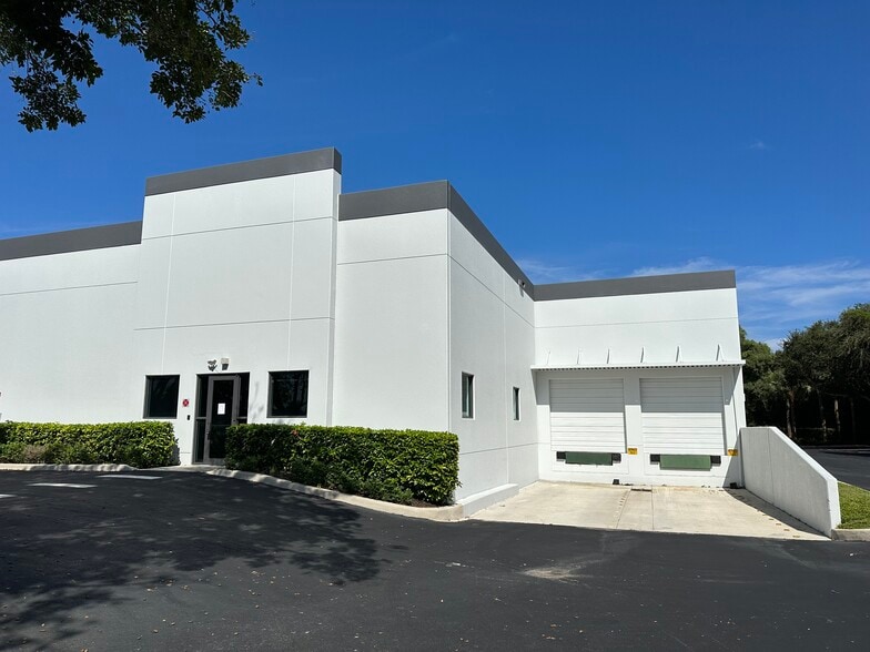 More Photos Of 4935 Park Ridge Blvd, Boynton Beach Warehouse For Lease