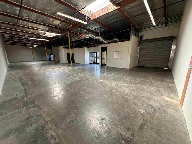 More Photos Of 425 W Century Ave, San Bernardino Warehouse For Lease