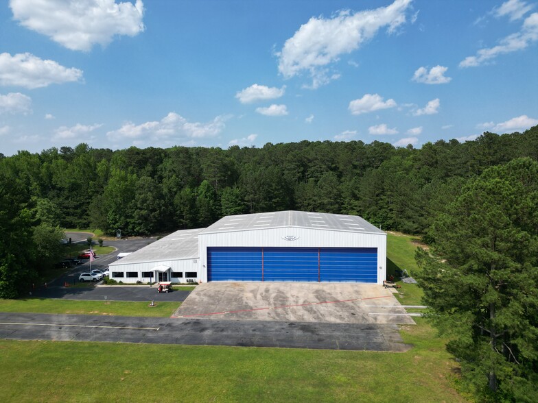 Primary Photo Of 1200 Echo Ct, Peachtree City Airplane Hangar For Lease