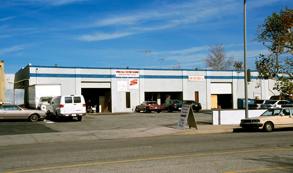 More Photos Of 21717-21723 Plummer St, Chatsworth Warehouse For Lease