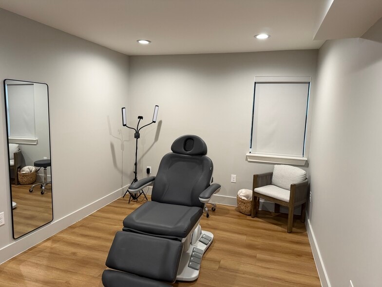 More Photos Of 8301 Shoal Creek Blvd, Austin Medical For Sale