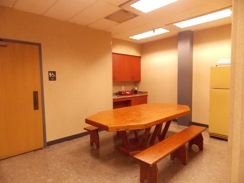 More Photos Of 320 E Methvin St, Longview Office For Lease