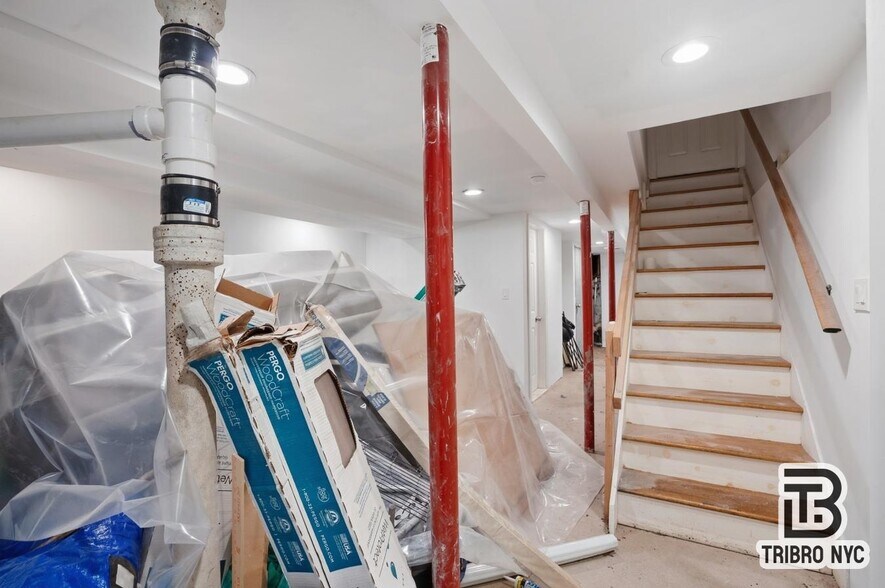 More Photos Of 126 Hall St, Brooklyn Apartments For Sale