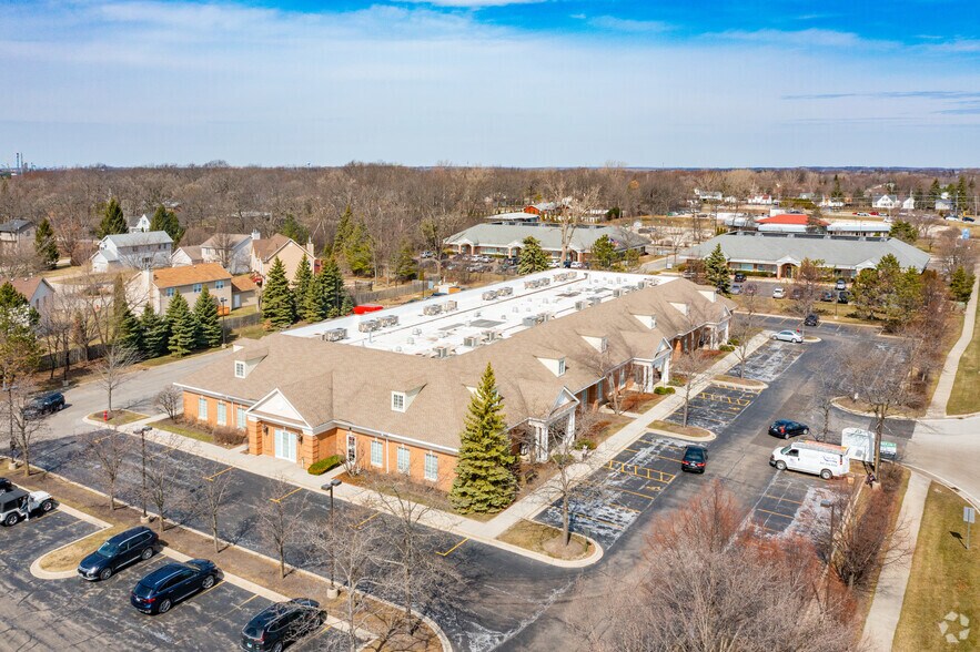 More Photos Of 222 S Greenleaf St, Gurnee Medical For Lease
