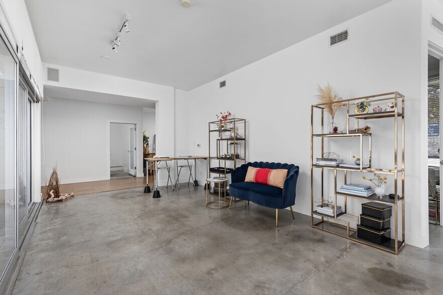 More Photos Of 508 E 53rd St, Austin Loft Creative Space For Sale