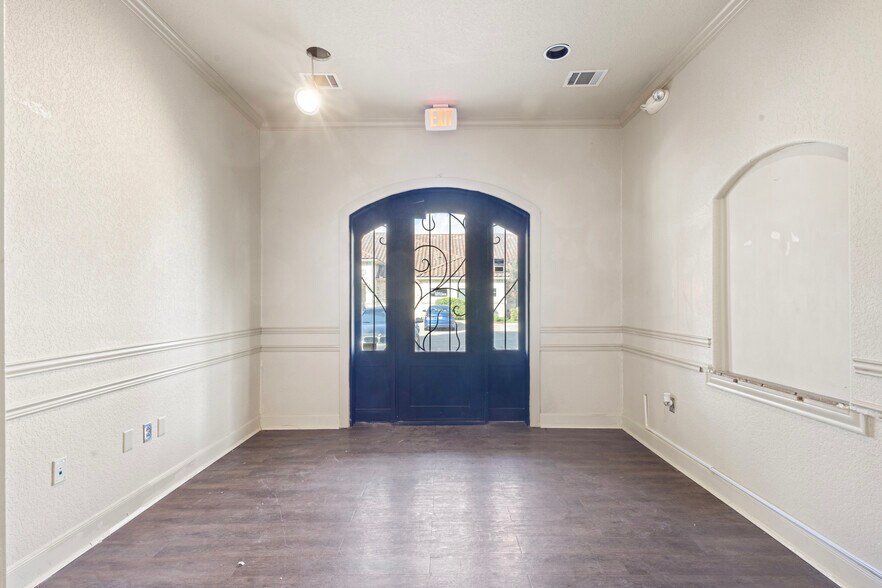 More Photos Of 9480-3 Huebner Rd, San Antonio Medical For Lease