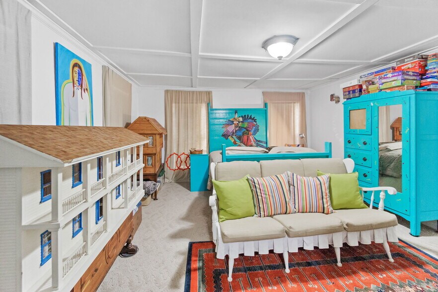 More Photos Of 1748 Georgia St, Alford Specialty For Sale