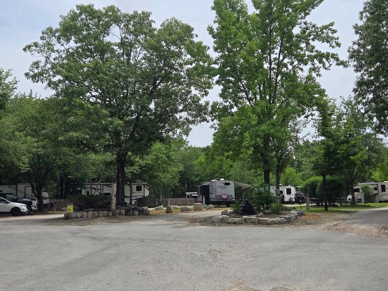 More Photos Of 159 Acorn Acres Ln, Branson West Trailer Camper Park For Sale