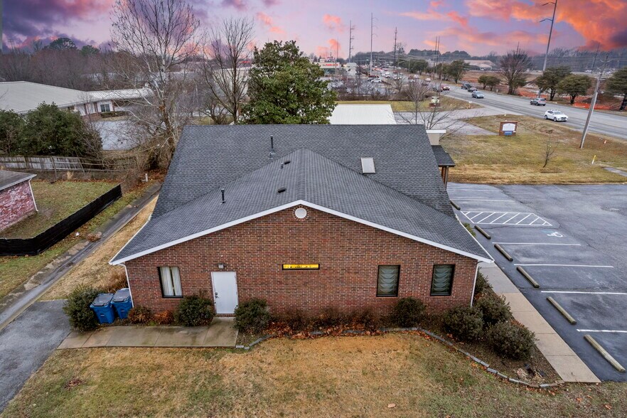 More Photos Of 1412 Se 14th St, Bentonville Medical For Sale