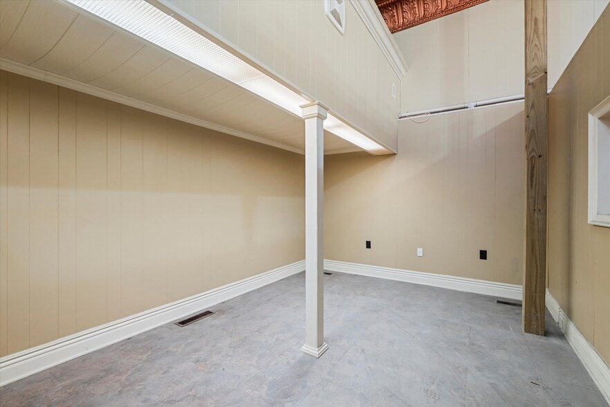 More Photos Of 127-131 W Market St, Cadiz Storefront Retail Residential For Sale