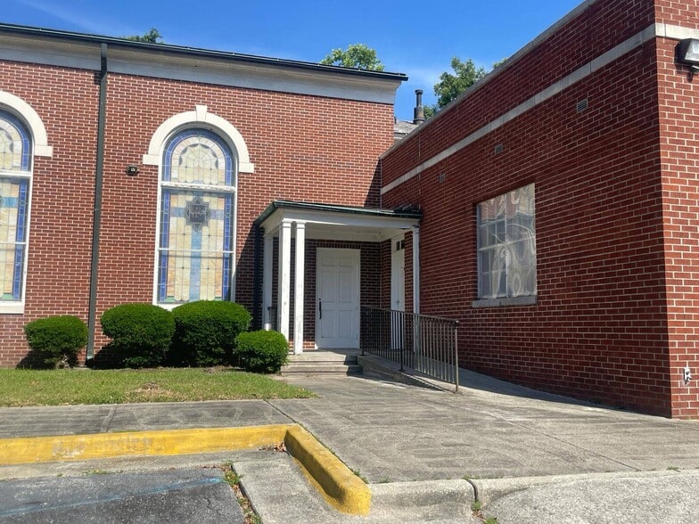 More Photos Of 309 Tibet Ave, Savannah Specialty For Sale