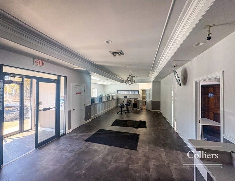 More Photos Of 3100 Colonial Dr, Columbia Bank For Sale