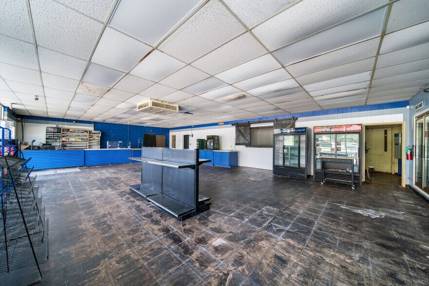 More Photos Of 2323 Holly Rd, Claremore Convenience Store For Sale