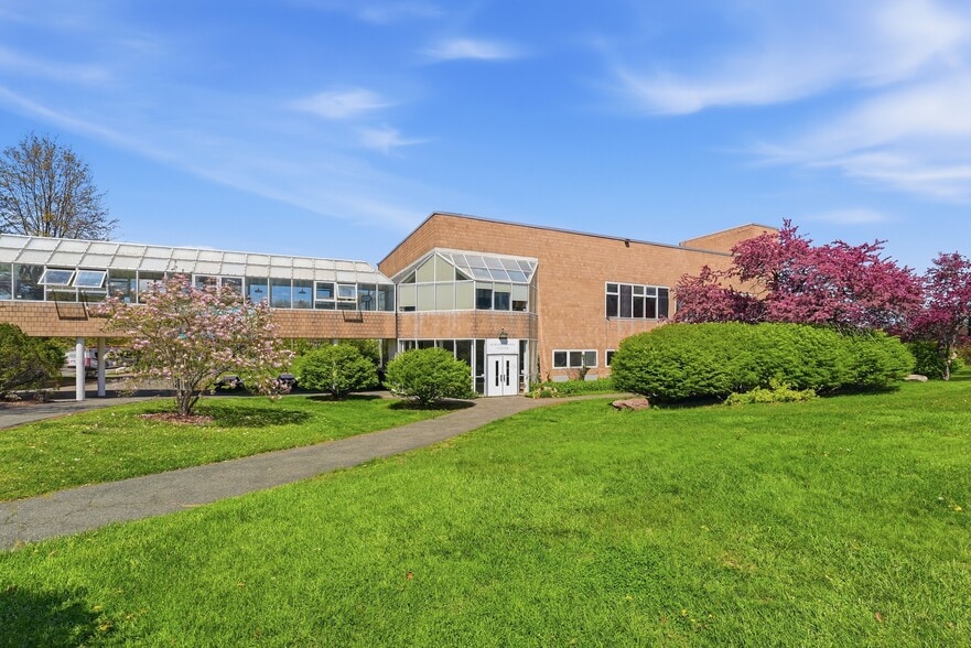 More Photos Of 893 West St, Amherst Schools For Sale