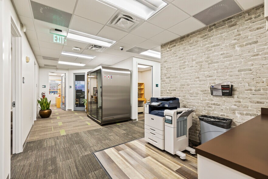 More Photos Of 1455 N Park Dr, Weston Office For Lease