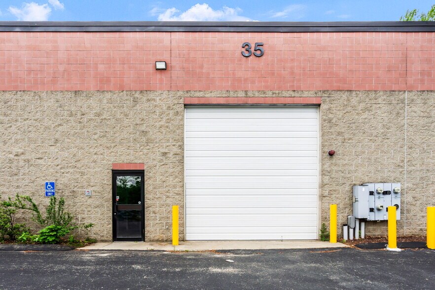 More Photos Of 35 Mill Street Central, Marlborough Warehouse For Lease