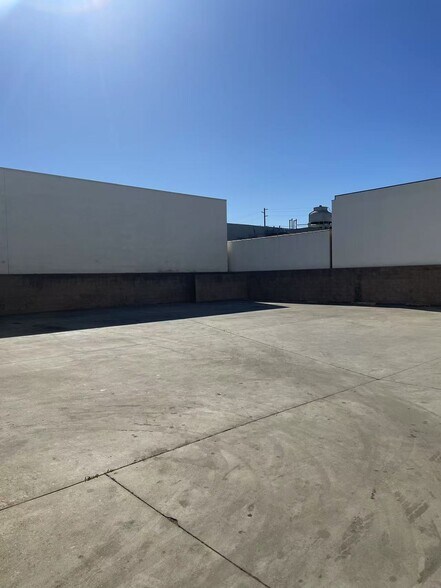 More Photos Of 2447 N Lee Ave, South El Monte Warehouse For Lease