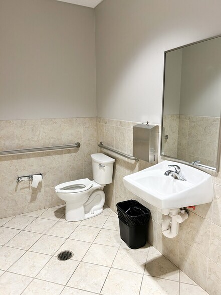 More Photos Of 1415 Buddy Holly Ave, Lubbock Office For Lease