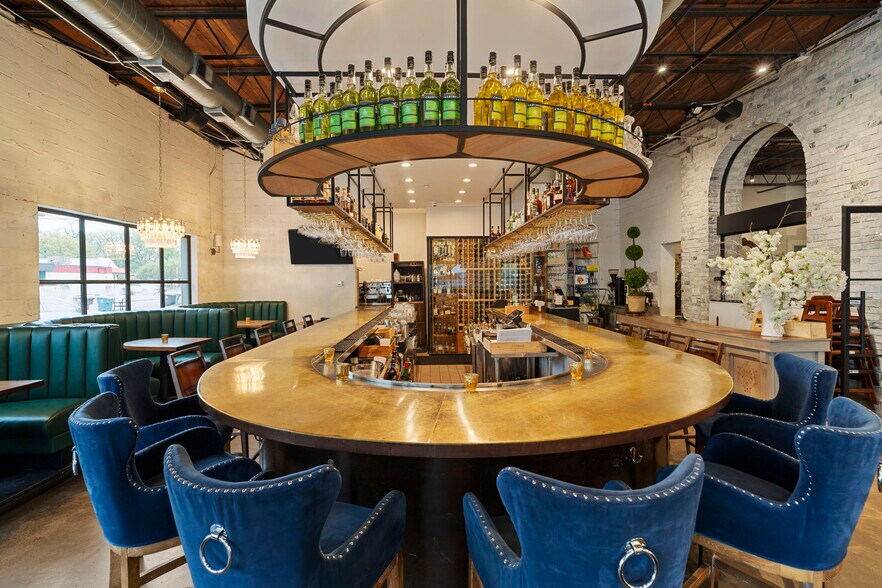 More Photos Of 1344 Yale St, Houston Restaurant For Sale