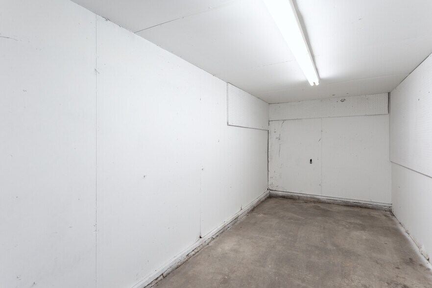 More Photos Of 600 W Main St, Whitesboro Light Manufacturing For Lease