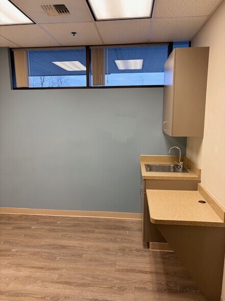 More Photos Of 950 E Bogard Rd, Wasilla Office For Sale