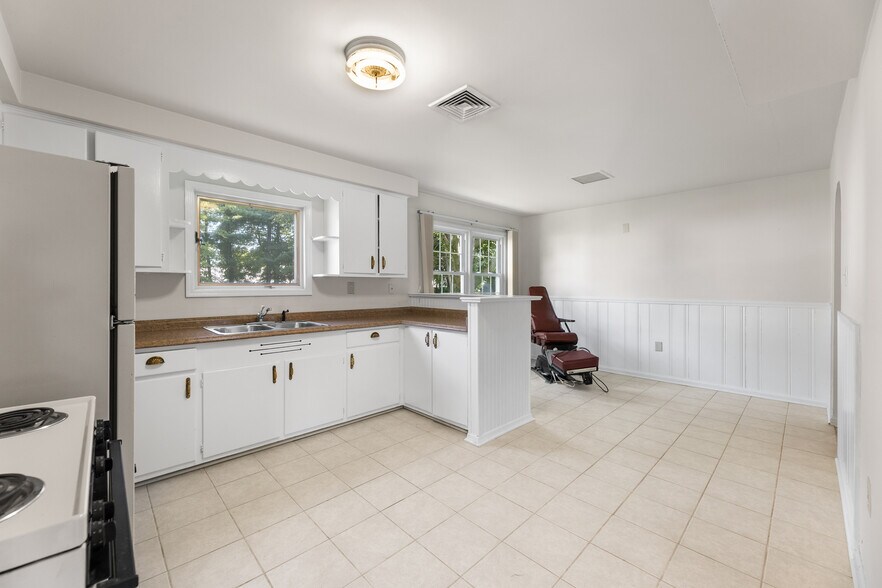 More Photos Of 235 Prospect Plains Rd, Monroe Township Office For Sale