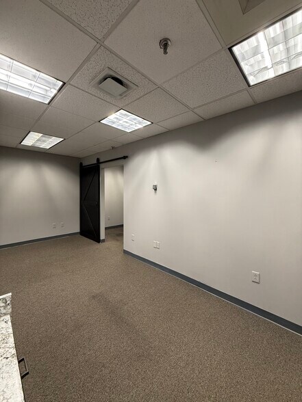 More Photos Of 131 New London Tpke, Glastonbury Medical For Lease