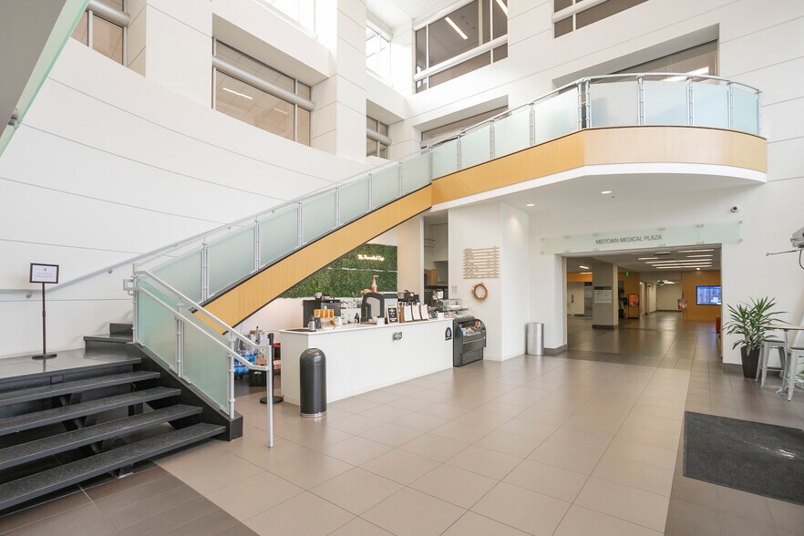 More Photos Of 2004 Hayes St, Nashville Medical For Lease