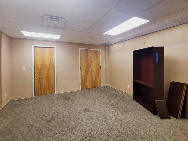 More Photos Of 5676-5678 Riverdale Ave, Bronx Office For Lease