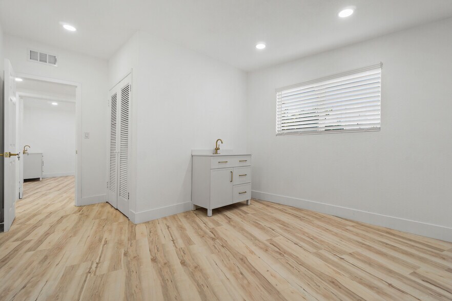 More Photos Of 592-596 N Westwind Dr, El Cajon Office For Sale
