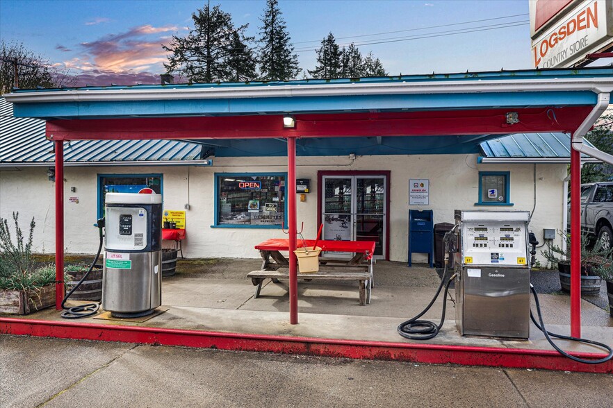 More Photos Of 7550 Logsden Rd, Logsden Convenience Store For Sale