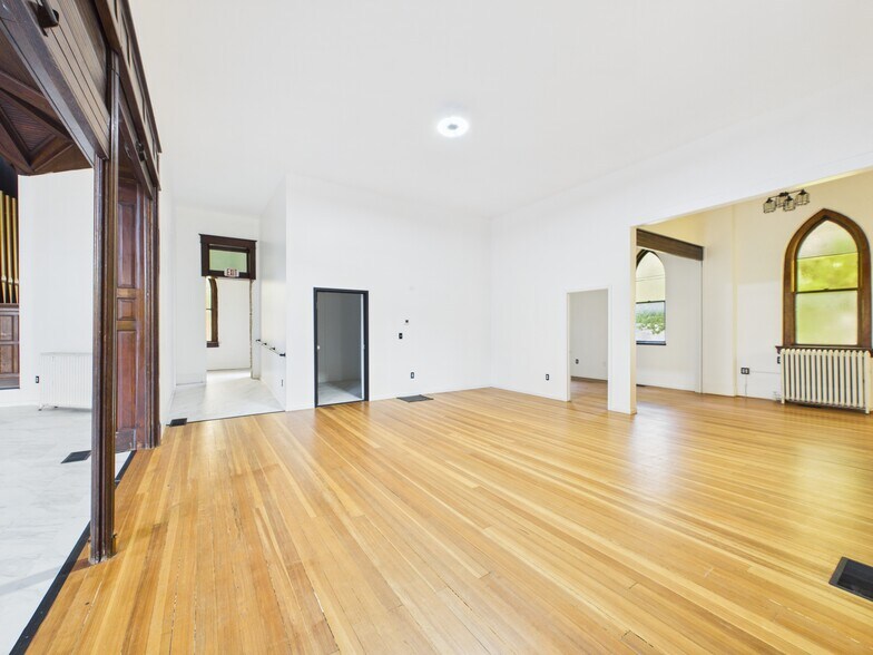 More Photos Of 220 E 6th St, Minden Office Residential For Sale
