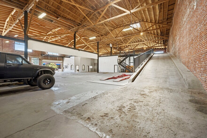 More Photos Of 600 N El Dorado St, Stockton Service For Sale