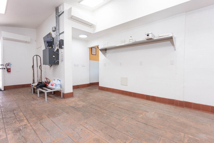 More Photos Of 2112 E California Ave, Bakersfield Restaurant For Sale