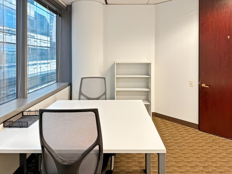 More Photos Of 203 N LaSalle St, Chicago Office For Lease
