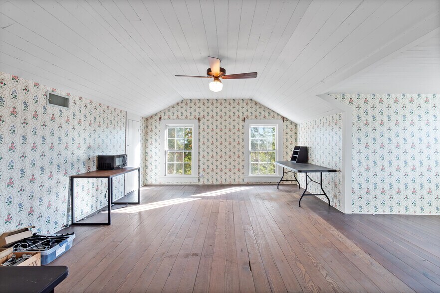 More Photos Of 668 N Main St, Jasper Storefront Retail Office For Sale